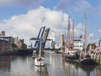 Wenn ein Schiff kommt, geht die Straße auf, Husum &ndash; &copy; Simone Willner (Eberhardt TRAVEL)