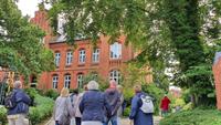 Spaziergang zum alten Gymnasium, heute ein Hotel