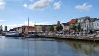 Husum- heute ist Kunsthandwerker-Markt &ndash; &copy; Marlies Thrum (Eberhardt TRAVEL)