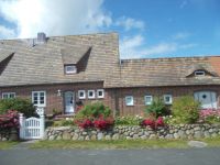 DSCN6243.JPG    längste Häuserreihe auf Sylt &ndash; &copy; Kerstin Veit (Eberhardt TRAVEL)
