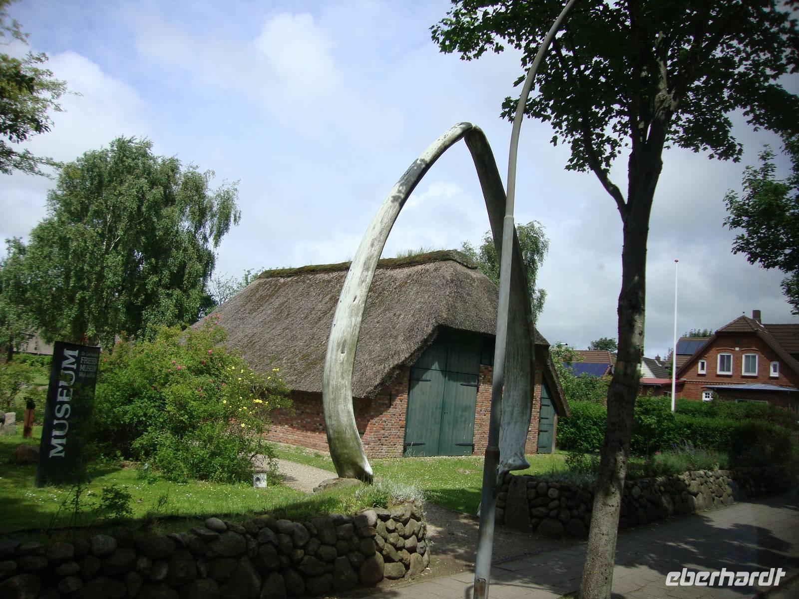 Walfischknochen Wyk &ndash; &copy; Harald Kühne (Eberhardt TRAVEL)
