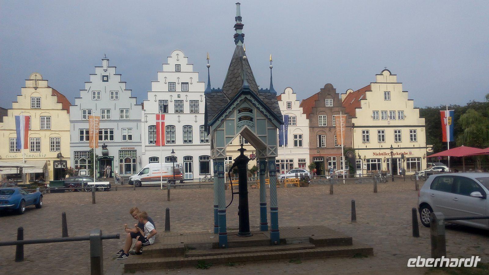 Friedrichstadt, Marktplatz &ndash; &copy; Gisela Gerlach (Eberhardt TRAVEL)
