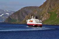 MS Richard With in HonningsvÃ¥g &ndash; &copy; Martin BÜchner (Eberhardt TRAVEL)
