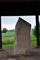 Der Rökstenen - Skandinaviens grösster Runenstein &ndash; &copy; Martin BÜchner (Eberhardt TRAVEL)