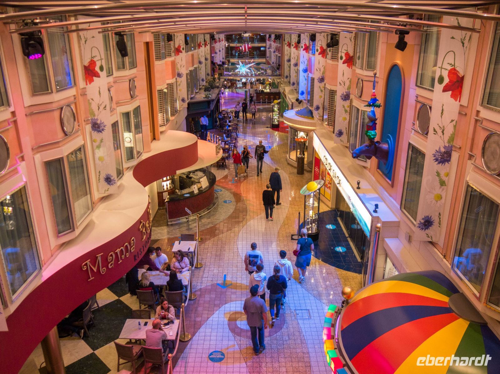 Color Line Promenade &ndash; &copy; Anna Stiebing (Eberhardt TRAVEL)