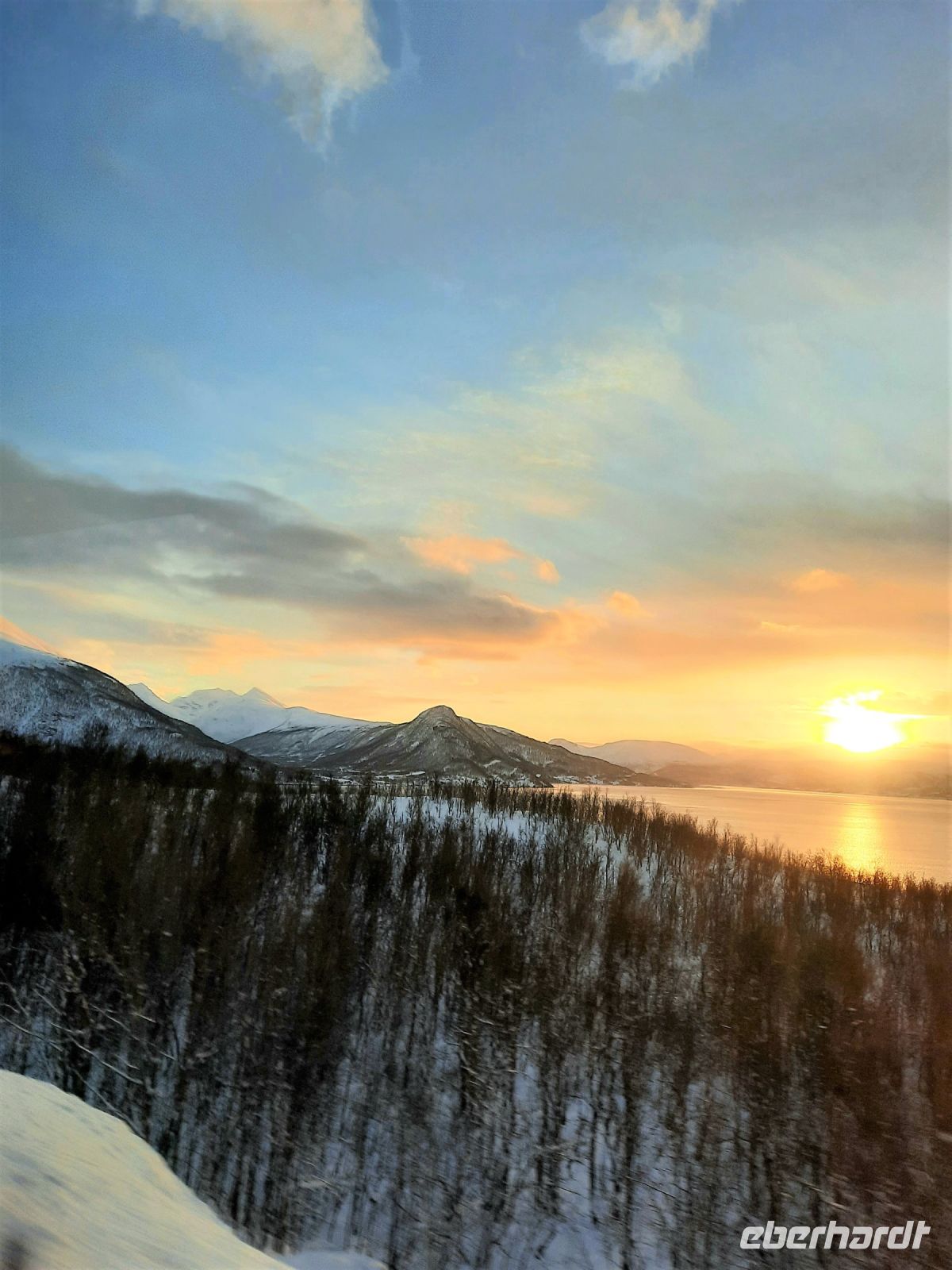 Norwegen - Busfahrt zur den Lyngen Alpen.jpg &ndash; &copy; Annett Müller (Eberhardt TRAVEL)