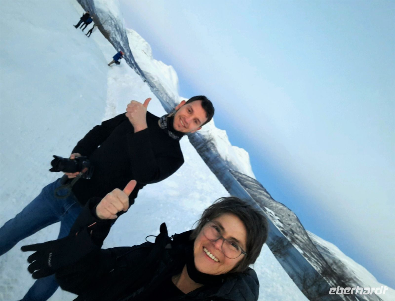 Norwegen - Eberhardt Reisebegleiter Martin und Annett am Balsfjord.jpg &ndash; &copy; Annett Müller (Eberhardt TRAVEL)