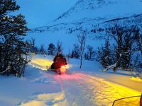 Norwegen - Motorschlitten Fahrt in den Lyngen Alpen - einfach nur genial.jpg &ndash; &copy; Annett Müller (Eberhardt TRAVEL)