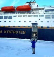 Norwegen - Im Hafen von Finnsnes, dem Tor zur Insel Senja.jpg &ndash; &copy; Annett Müller (Eberhardt TRAVEL)