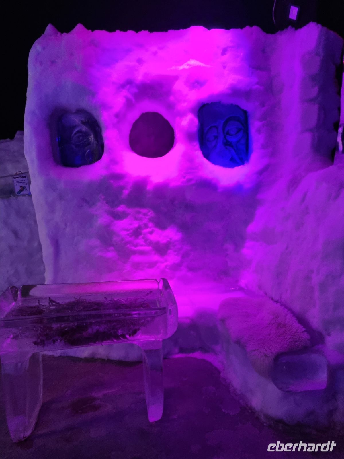 Svolvær (Lofoten) - Magic Ice Bar &ndash; &copy; Katrin Deutschbein (Eberhardt TRAVEL)