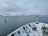 ...unterwegs zwischen Harstad und Stamsund... (Fahrt durch den Risøy-Kanal) &ndash; &copy; Katrin Deutschbein (Eberhardt TRAVEL)