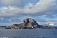 Hurtigruten - MS Polarlys - Nordland - Helgelandskysten - Brønnøysund - Berg Torghatten &ndash; &copy; Martin Büchner (Eberhardt TRAVEL)