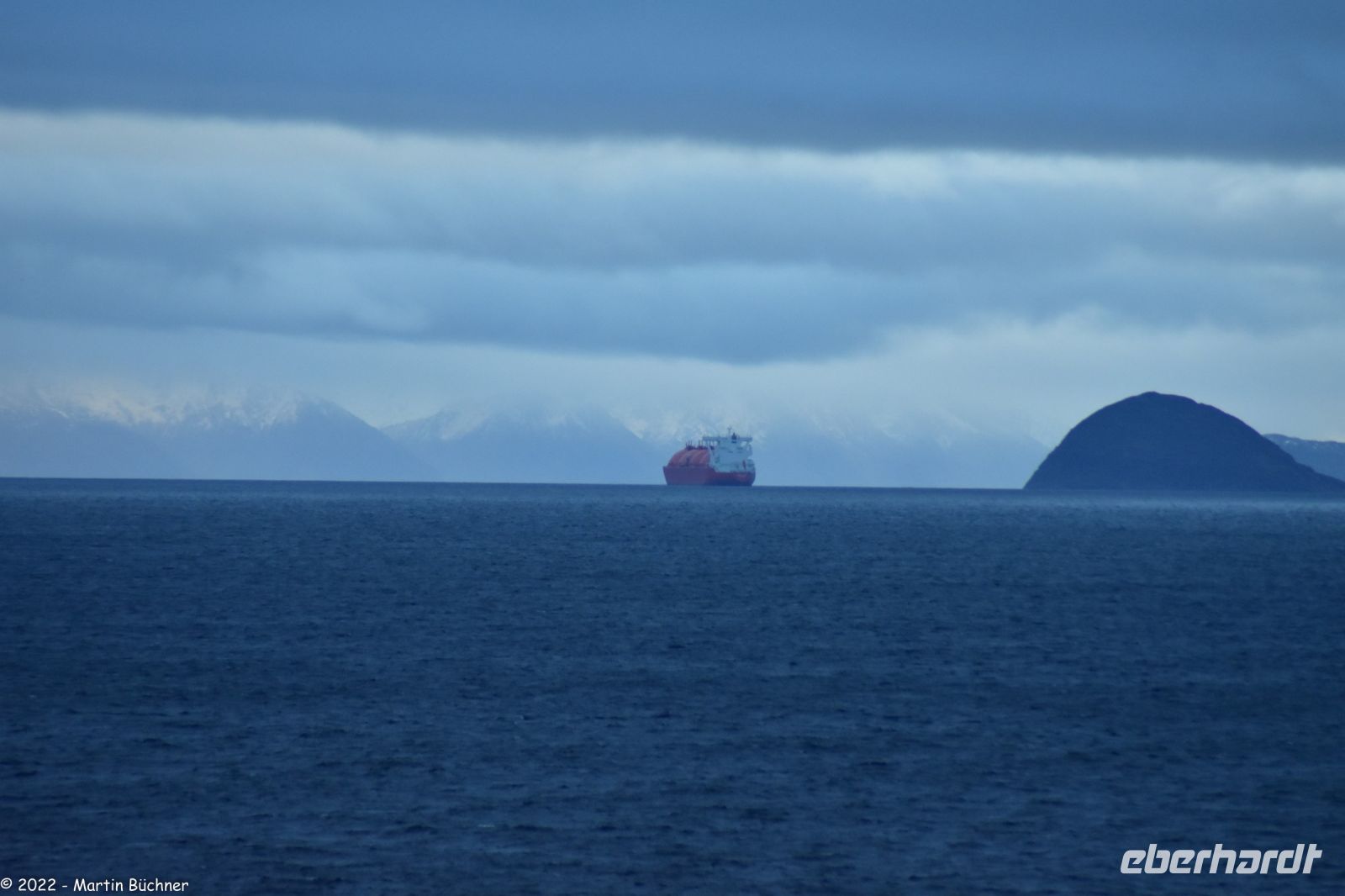 LNG Tanker vor Hammerfest &ndash; &copy; Martin Büchner (Eberhardt TRAVEL)