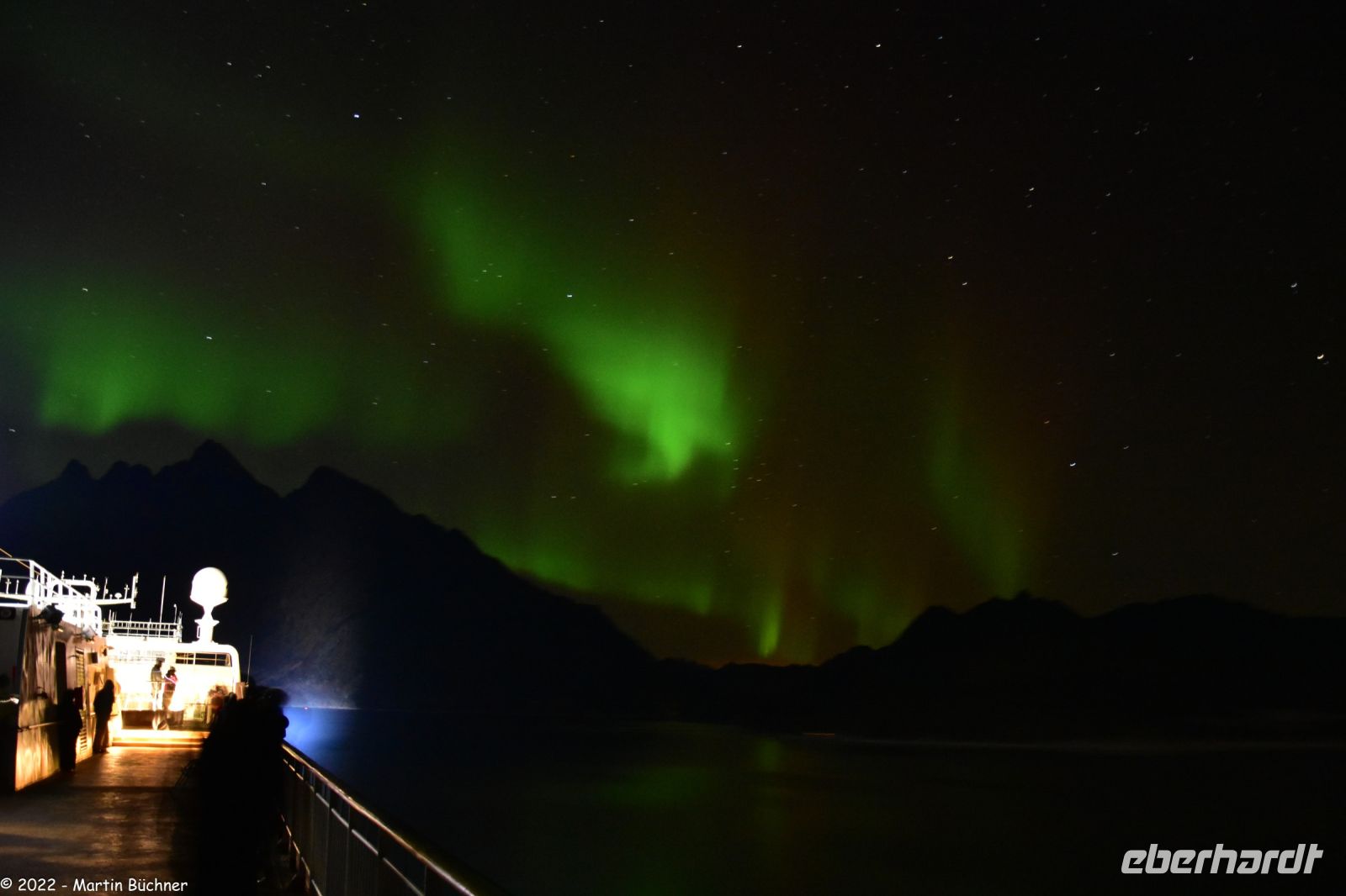 Hurtigruten - M/S Trollfjord - Polarlicht im Raftsund (Lofoten) &ndash; &copy; Martin Büchner (Eberhardt TRAVEL)