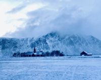 Tag 3 - Kirche von Flakstad &ndash; &copy; Christin Kuschka (Eberhardt TRAVEL)
