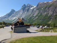 Trolle überall vor dem Trollstigen  &ndash; &copy; Dr. Michael Krause (Eberhardt TRAVEL)