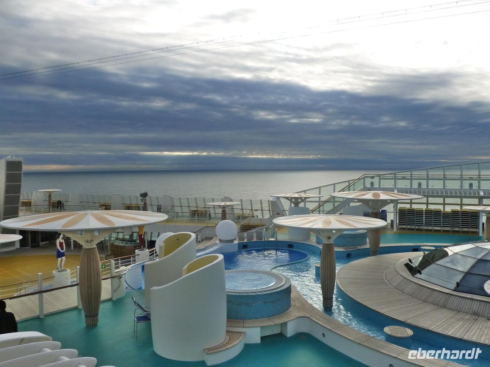 Pooldeck &ndash; &copy; Nicole Fischer (Eberhardt TRAVEL)