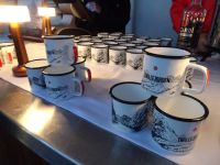 Heiße Genüsse an Bord mit Trollfjordtasse &ndash; &copy; Hartwig Köllner (Eberhardt TRAVEL)