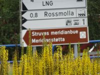 Hammerfest - LNG und Struve Meridian-Säule &ndash; &copy; Hartwig Köllner (Eberhardt TRAVEL)