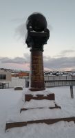Meridiansäule in Hammerfest  &ndash; &copy; Ingrid Langer (Eberhardt TRAVEL)