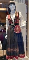 Bergen und ???? Trachten  &ndash; &copy; Ingrid Langer (Eberhardt TRAVEL)