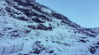 Flåmsbane - Fotostopp am vereisten Kjosfossen (Wasserfall) &ndash; &copy; Martin Büchner (Eberhardt TRAVEL)