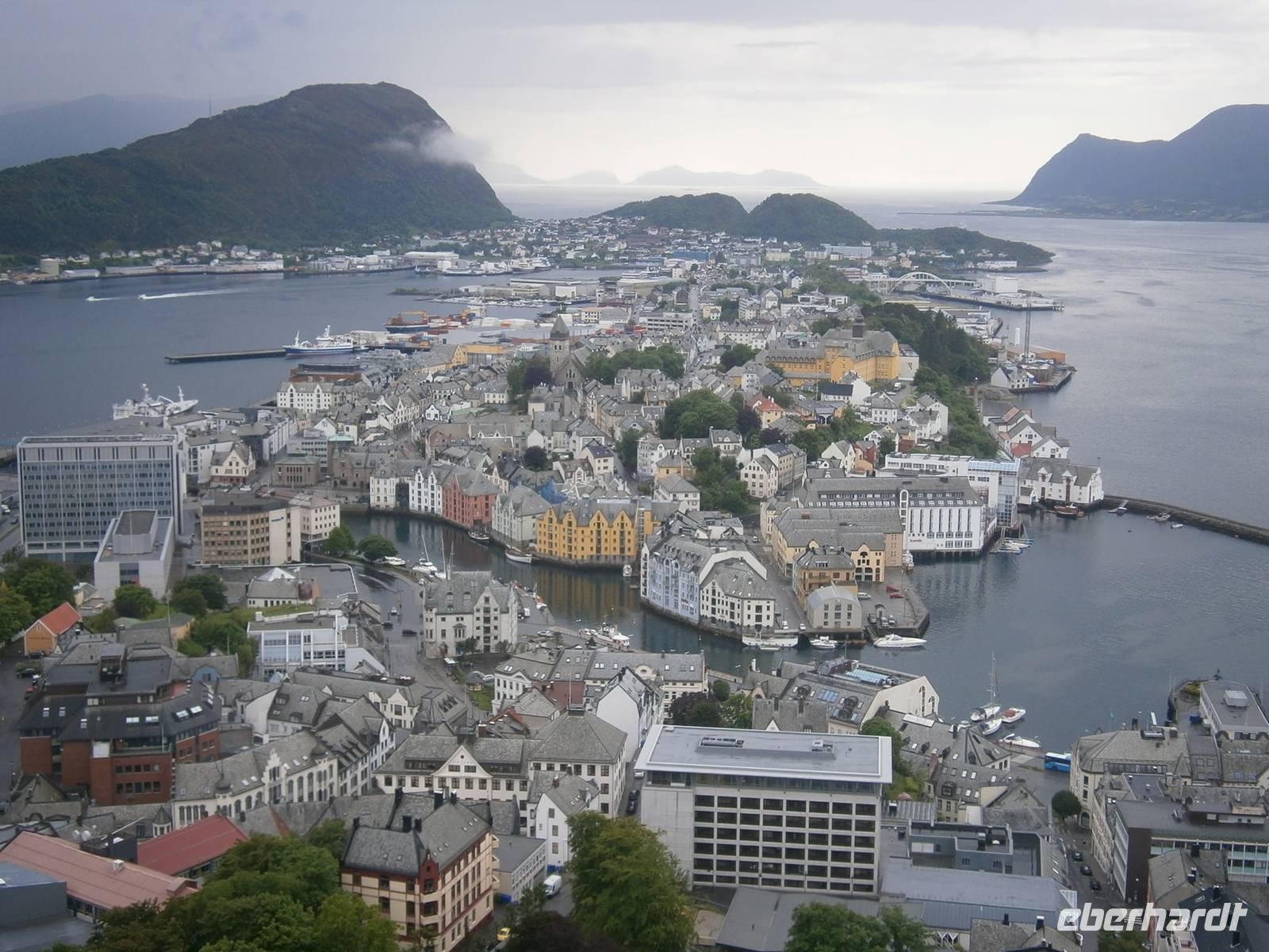 Blick auf Alesund &ndash; &copy; Gabriele Schwarze (Eberhardt TRAVEL)