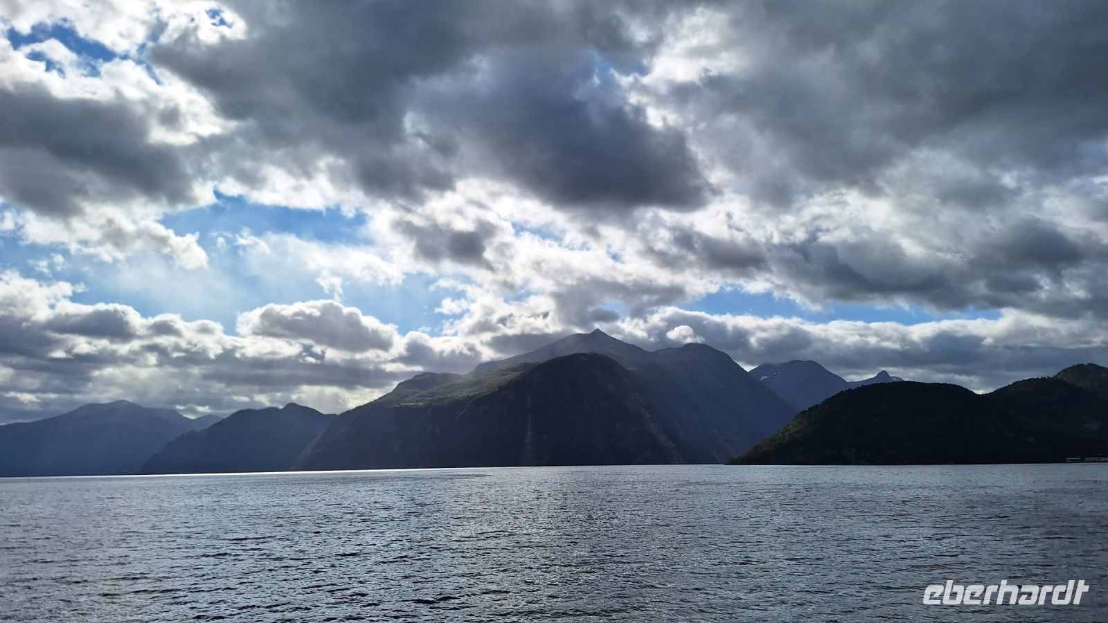 Sunnylvsfjord &ndash; &copy; Sinah Witzig (Eberhardt TRAVEL)