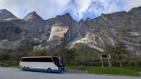 20240911 5 Bus vor der Trollwand.jpg &ndash; &copy; Michael Rass (Eberhardt TRAVEL)