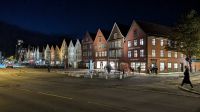 17 Bryggen bei Nacht.jpg &ndash; &copy; Michael Rass (Eberhardt TRAVEL)