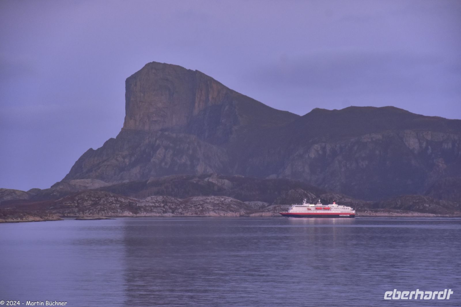 Helgeland - Rødøyløven mit südwärtsgehender Richard With &ndash; &copy; Martin Büchner (Eberhardt TRAVEL)