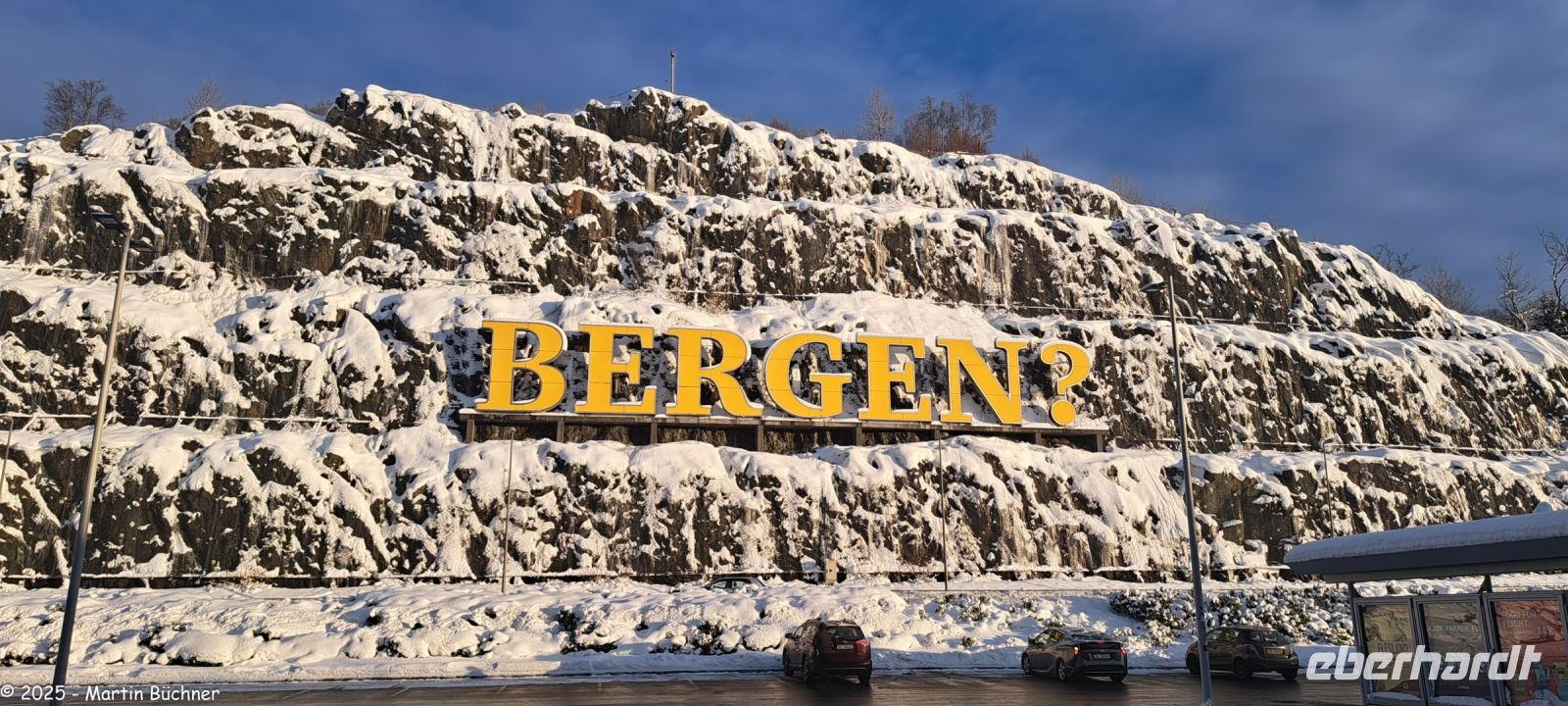  Künstler Ragnar Kjartansson schuf 2017 diesen Schriftzug - was wird uns erwarten? Bei Abflug - was haben wir erlebt? &ndash; &copy; Martin Büchner (Eberhardt TRAVEL)