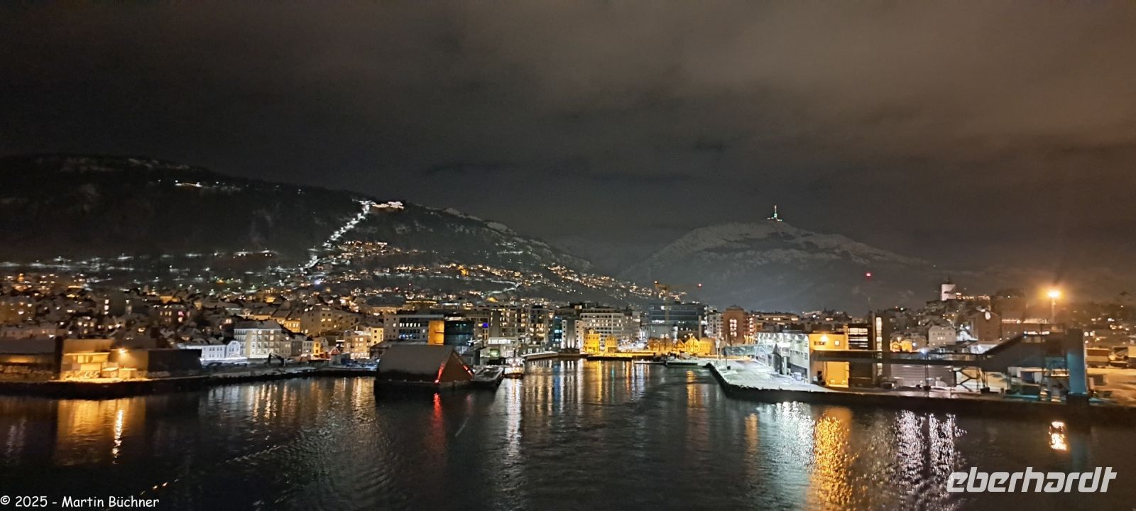 Ablegen in Bergen - 5.000 km Seereise in die winterliche Arktis liegen vor uns &ndash; &copy; Martin Büchner (Eberhardt TRAVEL)