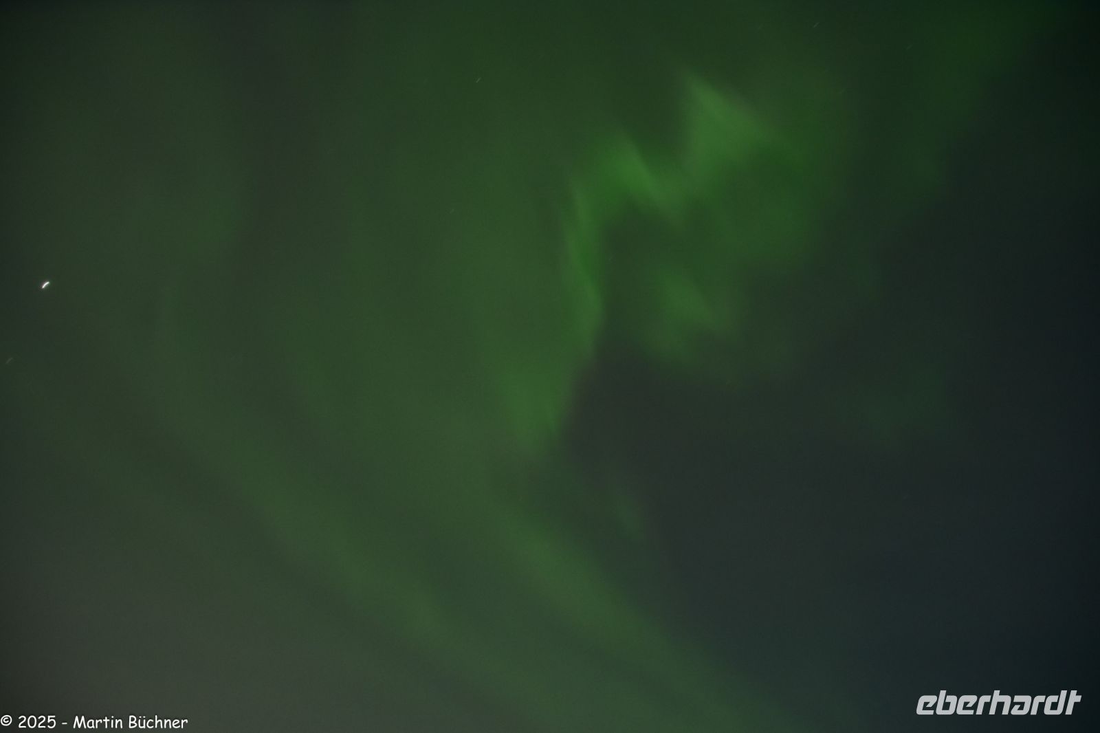 Båtsfjord - wer zeigt sich denn da - die schüchterne Lady Aurora &ndash; &copy; Martin Büchner (Eberhardt TRAVEL)