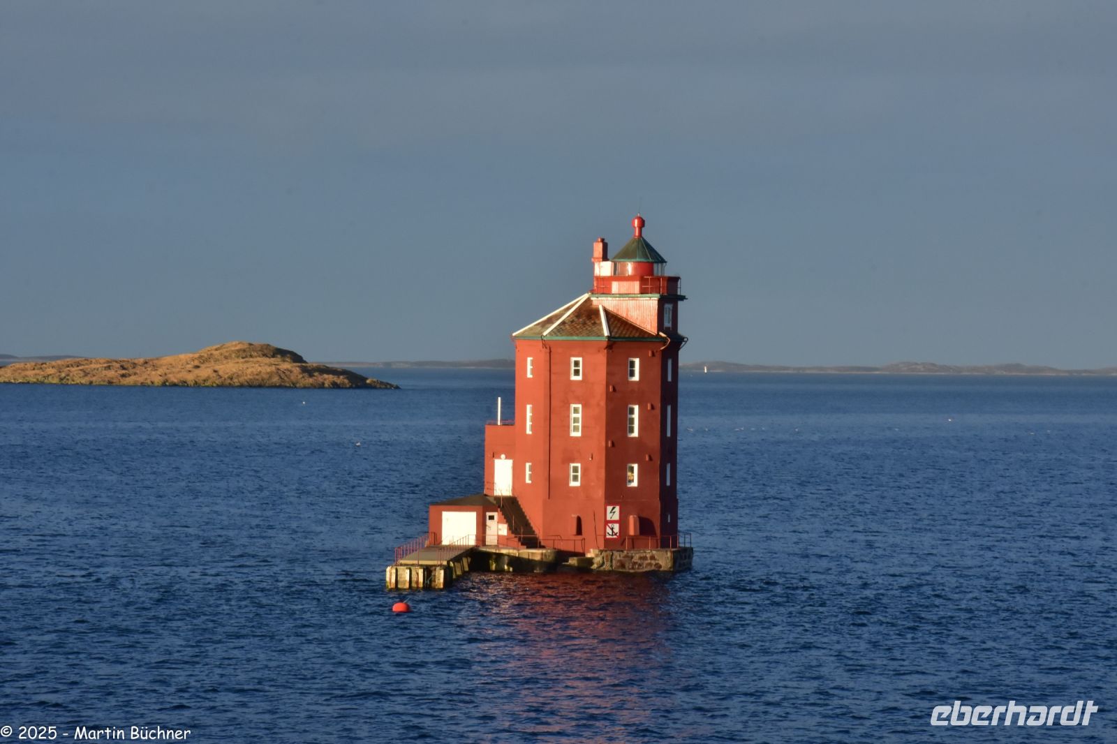 Fruhavet - mit dem Kjeungskær fyr (lies: Che-üngs-schäärr füüür) &ndash; &copy; Martin Büchner (Eberhardt TRAVEL)