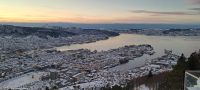 Bergen - Vågen (Bucht am unteren Bildrand) vom Hausberg Fløyen &ndash; &copy; Martin Büchner (Eberhardt TRAVEL)