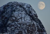 Provinz Nordland - Nord-Helgeland - Bergtroll mit Mond &ndash; &copy; Martin Büchner (Eberhardt TRAVEL)