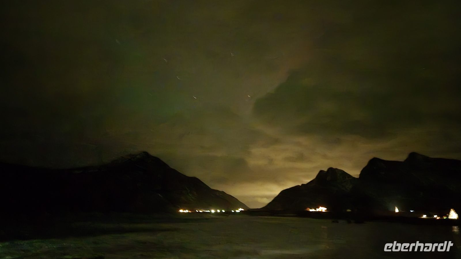 Nordlichter in Flakstad &ndash; &copy; Sinah Witzig (Eberhardt TRAVEL)