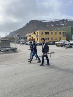Willkommen auf Spitzbergen - Landgang in Longyearbyen &ndash; &copy; Jacob Spangenberg (Eberhardt TRAVEL)