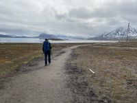 Spitzbergen - Ny Alesund - Spaziergang zum Zeppelin Mast &ndash; &copy; Jacob Spangenberg (Eberhardt TRAVEL)