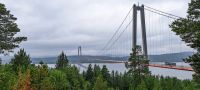 Högakystenbron - Hängebrücke an der 