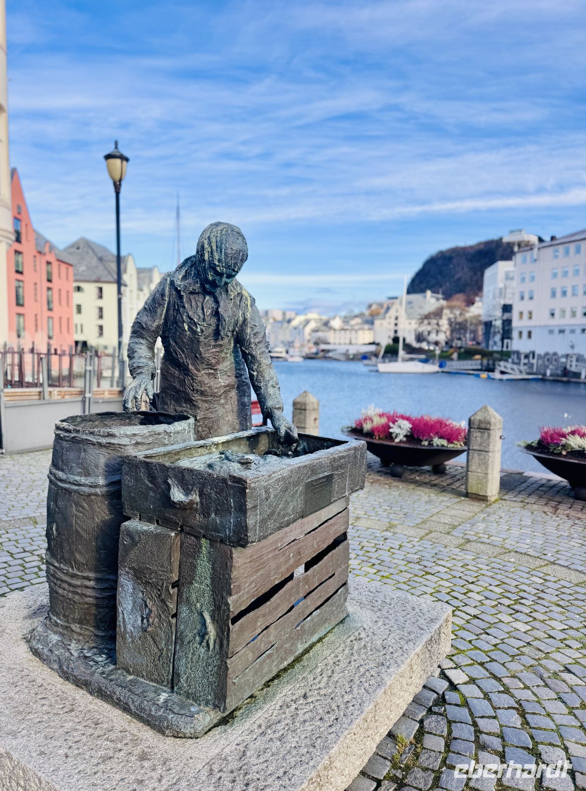 Tag 2 - Slidekona - Denkmal für die Marktfrauen, Ålesund &ndash; &copy; Christin Kuschka (Eberhardt TRAVEL)