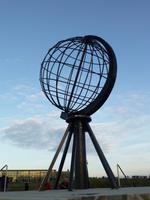 Nordkapp - Weltkugel &ndash; &copy; Claudia Bernhardt (Eberhardt TRAVEL)