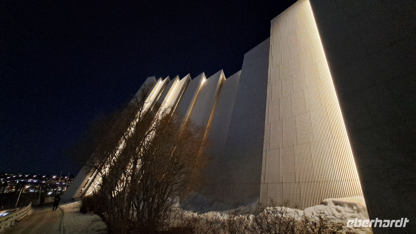Tromsø - Ishavskatedralen - Eismeerkathedrale &ndash; &copy; Martin Büchner (Eberhardt TRAVEL)