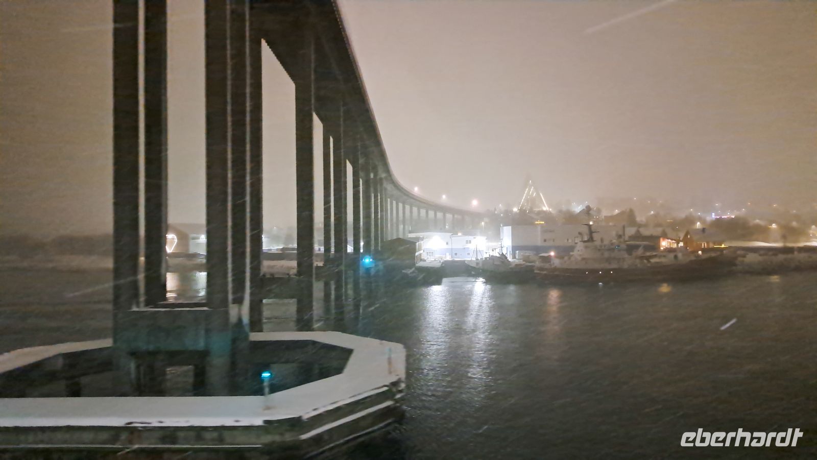 Mitternachtsankunft in Tromsø bei Schneegestöber &ndash; &copy; Martin Büchner (Eberhardt TRAVEL)