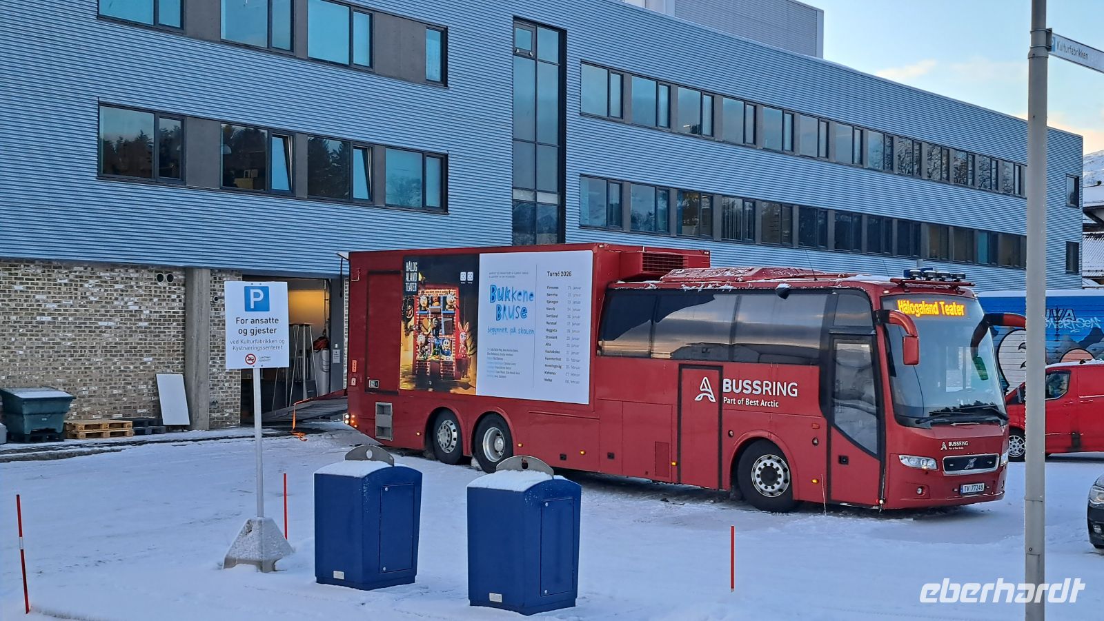 Vesterålen - Sortland - früher weit verbreitet in Skandinavien - heute eine Seltenheit - eine Bus-Lkw-Kombination &ndash; &copy; Martin Büchner (Eberhardt TRAVEL)