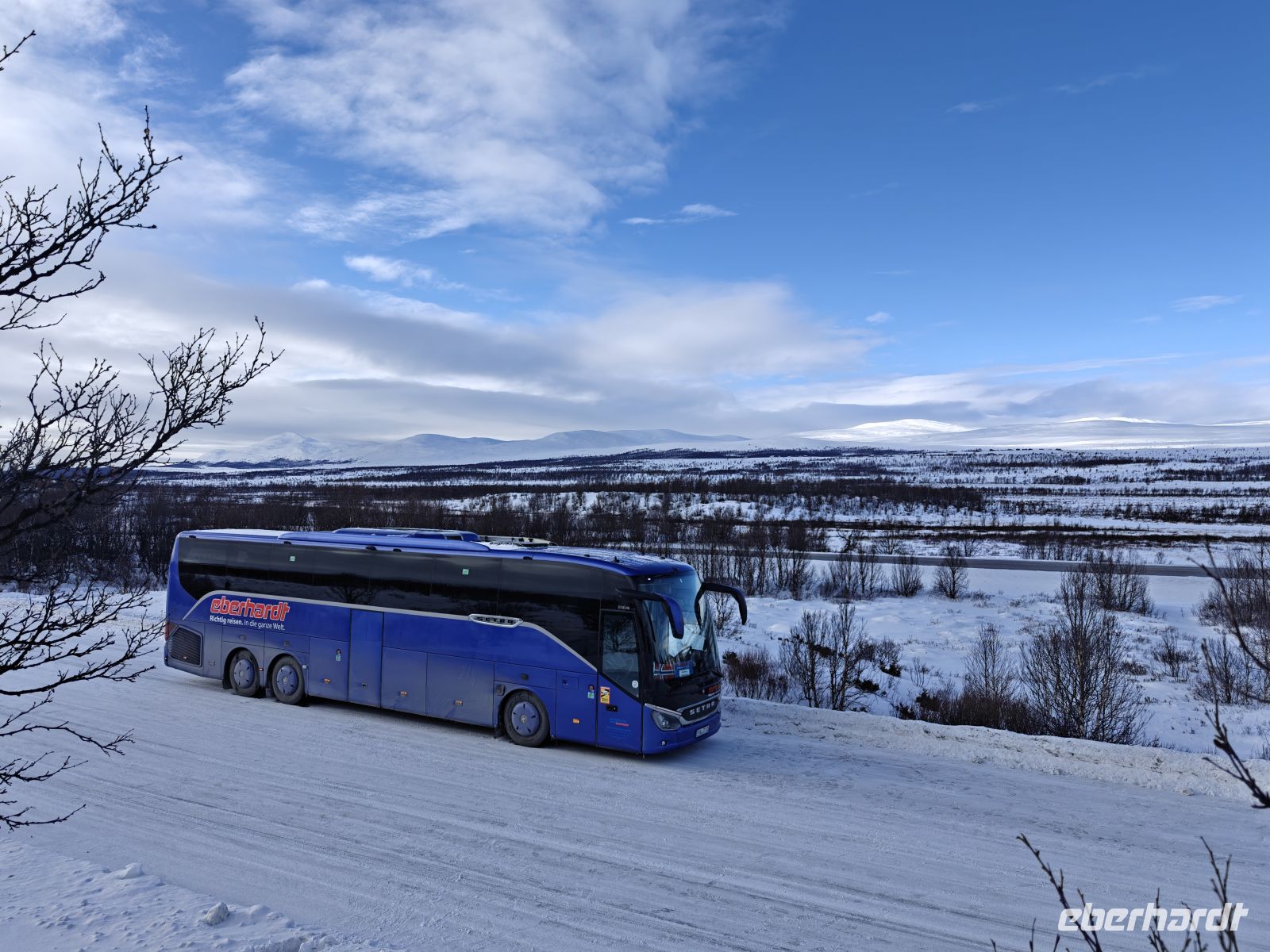 Unser Bus auf dem Dovrefjell &ndash; &copy; Sinah Witzig (Eberhardt TRAVEL)