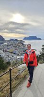 Reisebegleitung Ria auf der Aksla mit Blick auf Alesund &ndash; &copy; Ria Heilmann (Eberhardt TRAVEL)
