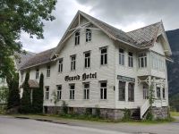 Die alte Dame steht einsam und verlassen ... Hellesylt  &ndash; &copy; Marta Rass (Eberhardt TRAVEL)