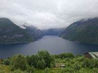 Blick auf den Sunnylvsfjord mit Eingang zum Geirangerfjord &ndash; &copy; Katrin Deutschbein (Eberhardt TRAVEL)